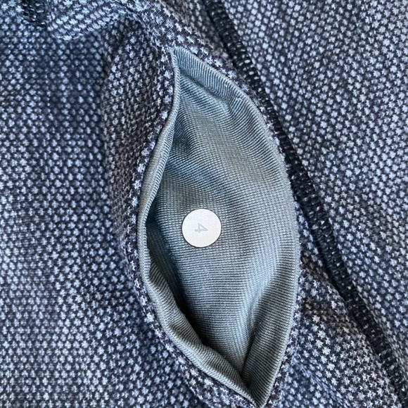 Lululemon leggings size 4 - Picture 4 of 6